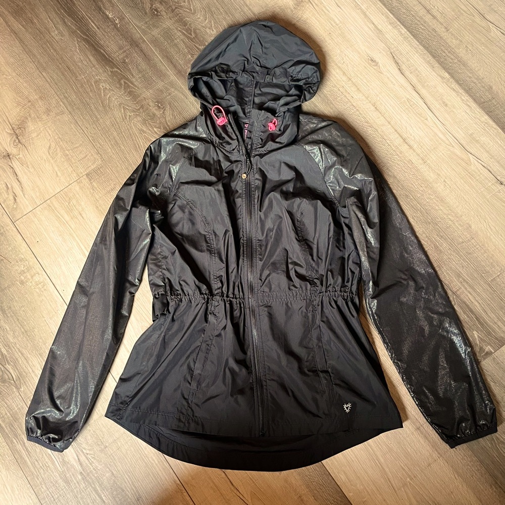Betsy Johnson windbreaker performance jacket. Size small. Black with Pink